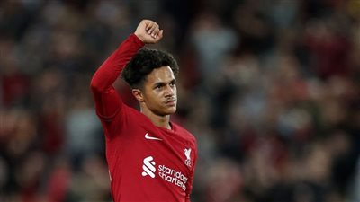 نجم ليفربول يحسم اختياره بين تمثيل البرتغال أو إنجلترا
