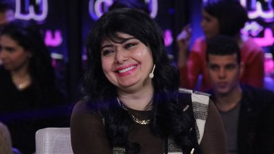 الراقصة هندية: خلعت الحجاب لأن الإيمان بالقلب مش بالطرحة.. وعدت للفن لهذا السبب |فيديو