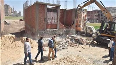 إزالة بناء آيل للسقوط بمدينة أوسيم في الجيزة 