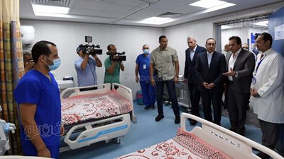 رئيس الوزراء يفتتح وحدتي الرنين المغناطيسي وقسطرة القلب والتداخلية بمستشفى العلمين النموذجي