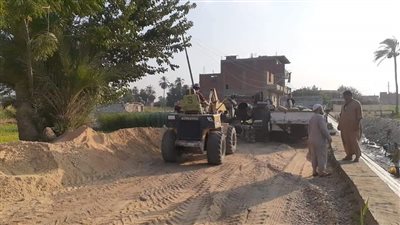 تبطين وتأهيل الترع والمصارف بمنشأة القناطر في الجيزة| صور