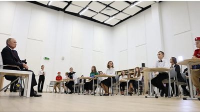 في أول يوم دراسة.. بوتين يشدد على تدريس التاريخ بمدارس روسيا وفق رؤية الكرملين 