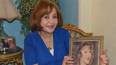 آمال رمزي: رافضو القبلات والمشاهد الجريئة بالأفلام إرهابيون وربنا نصرنا عليهم |فيديو