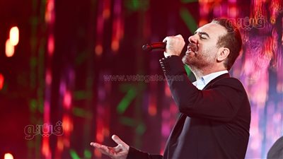 وائل جسار يشعل مهرجان رأس الحكمة بالساحل.. ويبكي على المسرح لرحيل جورج الراسي | صور