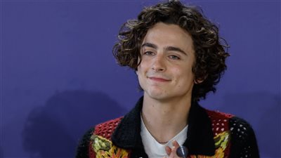 قبل عرضه في مهرجان فينيسيا.. مؤتمر صحفي لتيموثي شالامي وأبطال Bones And All |فيديو وصور