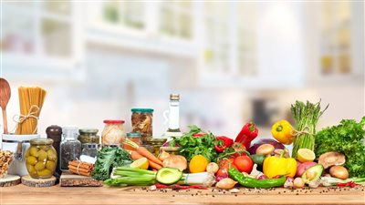 ابرزها البصل والمربى.. أطعمة لا يجب حفظها في الثلاجة