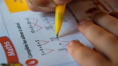 كورونا يتسبب في تراجع مستوى الطلاب الأمريكيين في القراءة والرياضيات 