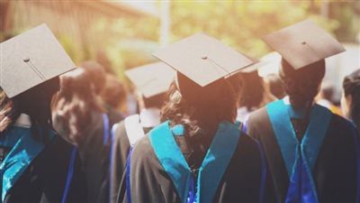 ما هي كلية تكنولوجيا العلوم الصحية والحد الأدنى للقبول بها؟