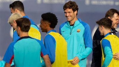 فاجأ زملاءه في التدريبات.. كيف تعاقد برشلونة مع ألونسو رغم انتهاء الميركاتو الصيفي