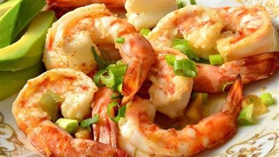  تفسير حلم أكل الجمبري في المنام وعلاقته بتقرب الحاقدين والحاسدين