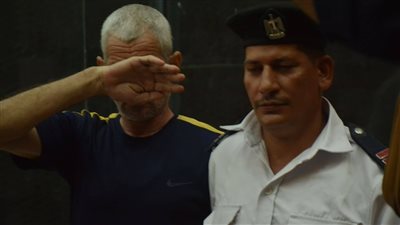 مناقشة الطبيب الشرعي بجلسة قاتل 