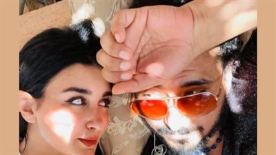 إسلام حافظ يعلن خطوبته على جيهان خليل: 