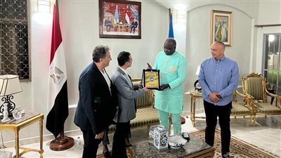 بعثة ناشئي اليد تلبي دعوة سفارة مصر في رواندا على العشاء