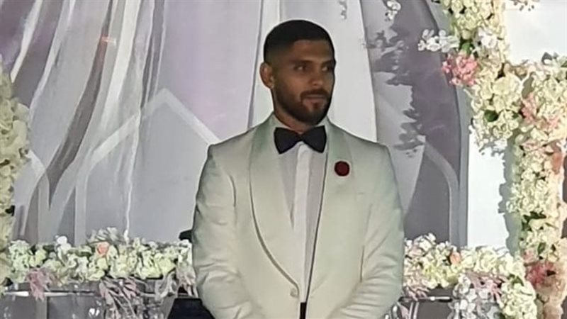 شادي حسين يحتفل بعقد