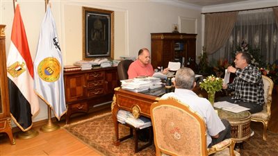 محافظ أسيوط يعتمد ترقية 2205 معلمين وأخصائيين بالتعليم ومنحهم علاوة