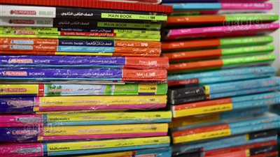 أسعار الكتب الخارجية بمعرض أهلا مدارس | صور 
