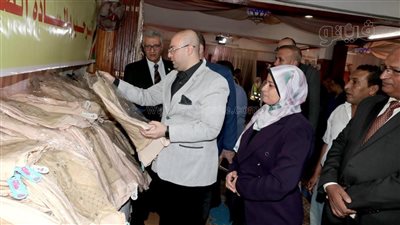 افتتاح عرض الزي المدرسي لأبناء الأسر الأولى بالرعاية في بني سويف