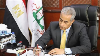 القوى العاملة تتلقى طلبات راغبي العمل في مؤسسات طبية بالإمارات غدًا 