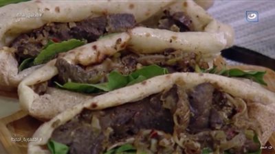 زي المحلات.. طريقة عمل سندوتشات الفشة المحمرة | فيديو 