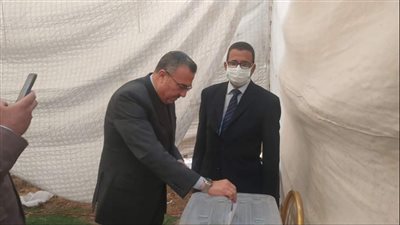 نبيل عبد السلام يدلي بصوته في انتخابات نقيب المحامين 