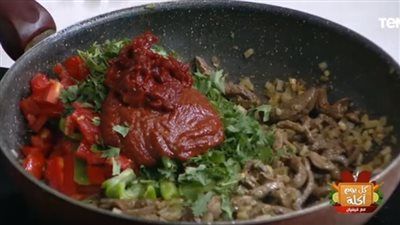 خطوات بسيطة لعمل الكبدة بالكزبرة والثوم | فيديو 