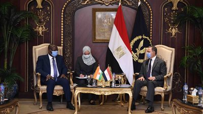 اللواء محمود توفيق يستقبل وزير الداخلية النيجري لتعزيز التعاون