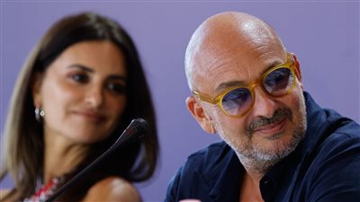 أبطال L’Immensità في المؤتمر الصحفي للفيلم قبل عرضه الأول في مهرجان فينيسيا| صور