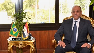 وزير الطيران للعاملين: نحن بصدد افتتاح الكثير من المشروعات بالقطاع 