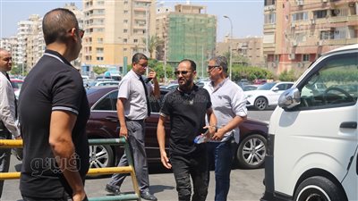 وليد سليمان وحسام غالي وبيبو في جنازة والد أمير توفيق | فيديو وصور 