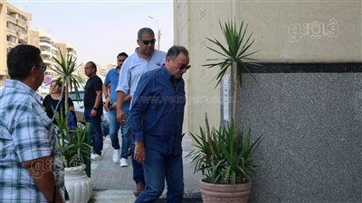 محمود الخطيب يشارك في جنازة والد أمير توفيق | فيديو وصور