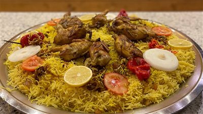 طريقة عمل كبسة السمان بالخضار | فيديو