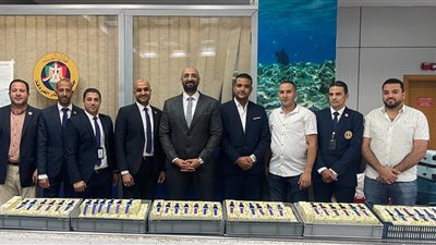 ضبط محاولة تهريب ساعات ذكية بمطار الغردقة