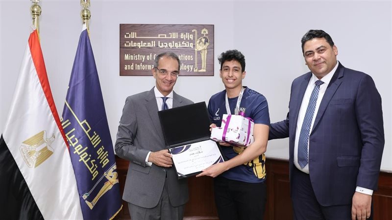 د. عمرو طلعت والمهندس