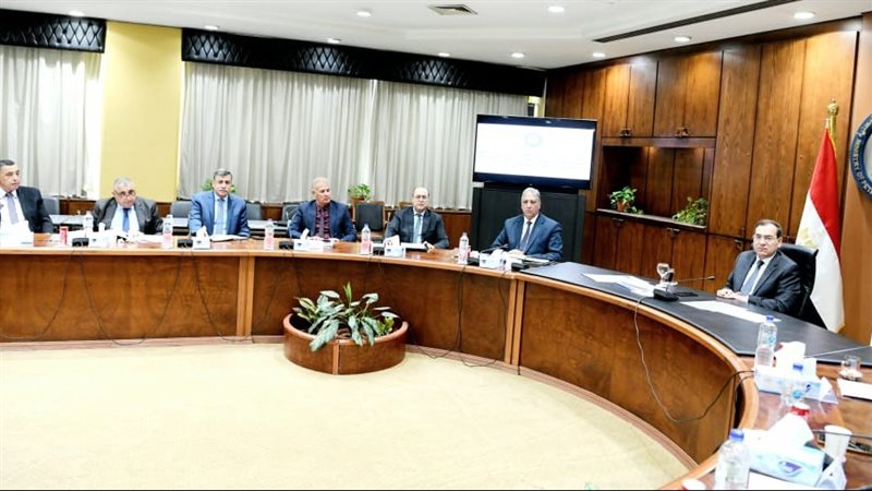 جانب من اجتماع الوزير