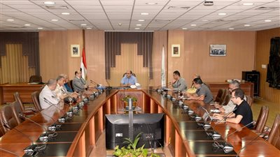 جامعة المنصورة تبحث تطوير مستشفى الطلبة 