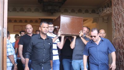 أمير توفيق يعلن إقامة عزاء والده غدا 