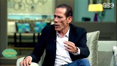 محمود عزب: اختفيت سنتين بدور على مواهب مدفونة في حي الأسمرات | فيديو