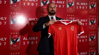 بسبب الناشئين.. مستقبل مايكل بروكيتش بالأهلي 