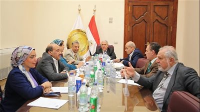 التمديد لعمرو الخياط وسعيد عبده واعتماد لائحة الجزاءات.. أبرز قرارات الوطنية للصحافة 