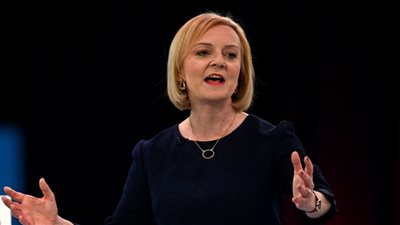  ليز تراس.. المرأة الحديدية الجديدة تبدأ مهمة إنقاذ اقتصاد بريطانيا