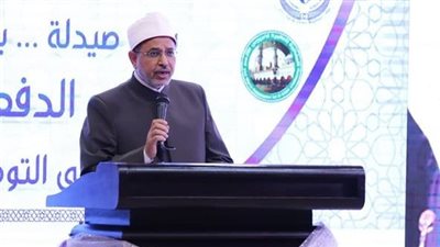 رئيس جامعة الأزهر يشهد تخريج الدفعة 25 بكلية الصيدلة بنات بالقاهرة 