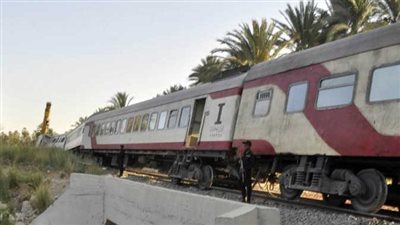 إعادة جرار قطار خرج بشكل جزئي عن القضبان في بورسعيد