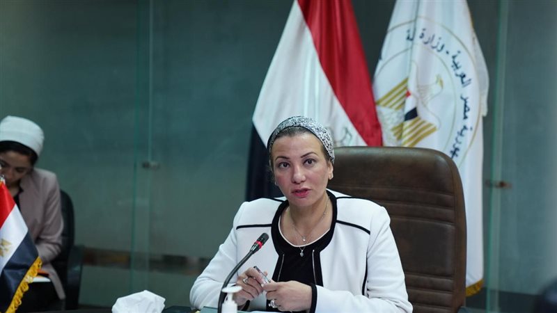 وزيرة البيئة