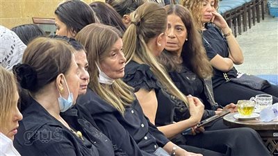 أخبار الفن.. نجوم الفن يقدمون واجب العزاء في المخرج علي عبد الخالق.. 