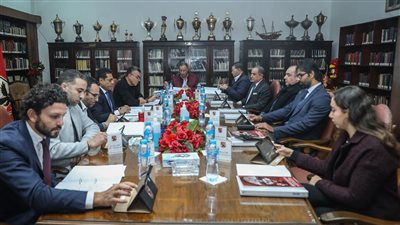 الخطيب يجتمع بمجلس إدارة الأهلي اليوم 