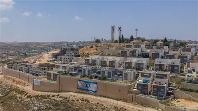 الدفاع الإسرائيلية تقرر إخلاء 14 مستوطنة لتوسيع النطاق 5 كلم من الحدود الشمالية