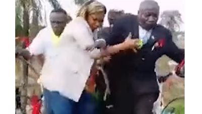 سقوط كوبري لحظة افتتاحه في دولة أفريقية | فيديو