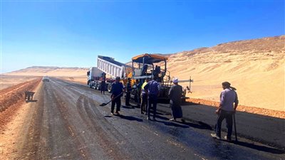 محافظ سوهاج يتابع الموقف التنفيذي لمشروع طريق البلينا الصحراوي الغربي بطول 26 كيلو