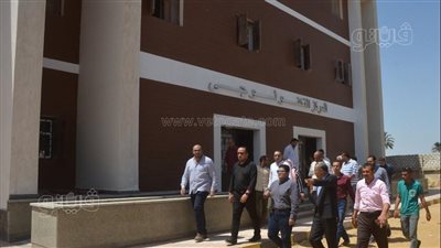 نائب محافظ بني سويف يتفقد مستجدات مشروعات حياة كريمة بقريتي الحمّام وبهبشين