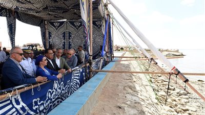 مدبولي يختتم زيارة الفيوم بتفقد إجراءات إعادة التوازن البيئي لبحيرة قارون
